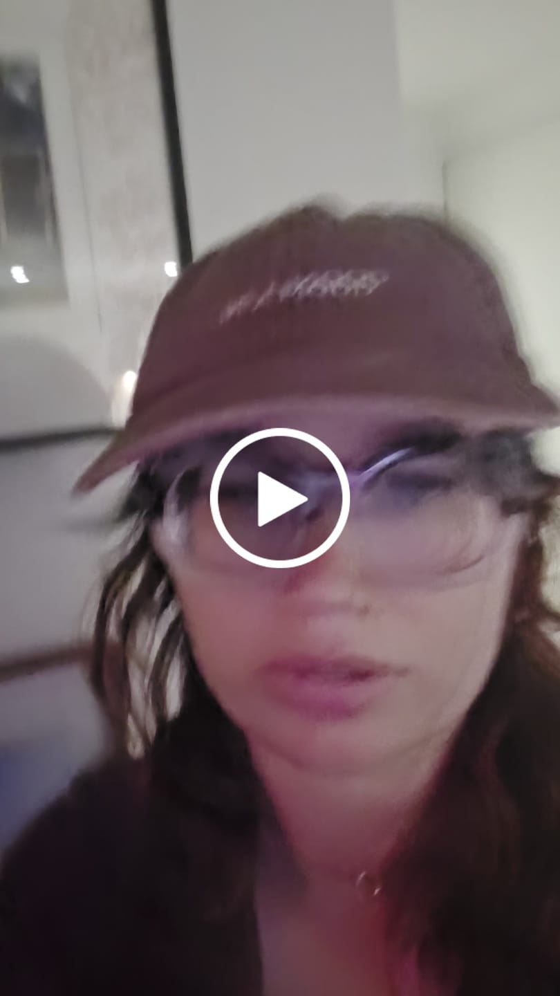 Customer video review of In a mood - Adults cap