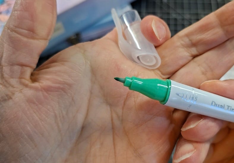 Customer photo review of Ohuhu Colored Fineliner & Brush Pens, 12 Colors