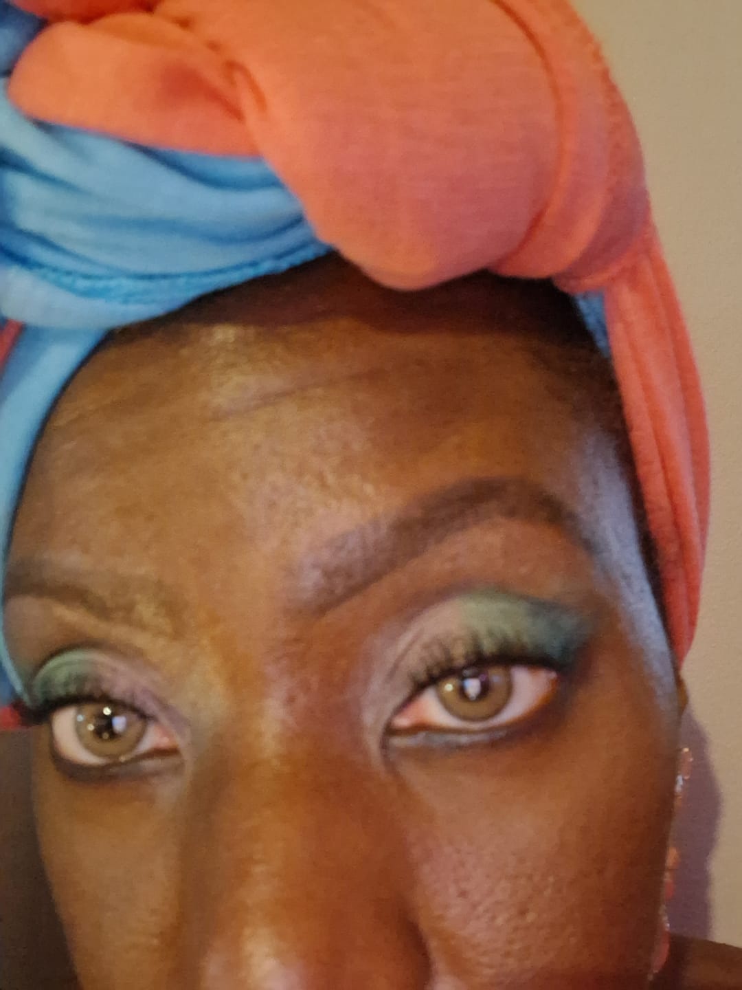 Customer photo review of Bassia Brown Colored Contact Lenses