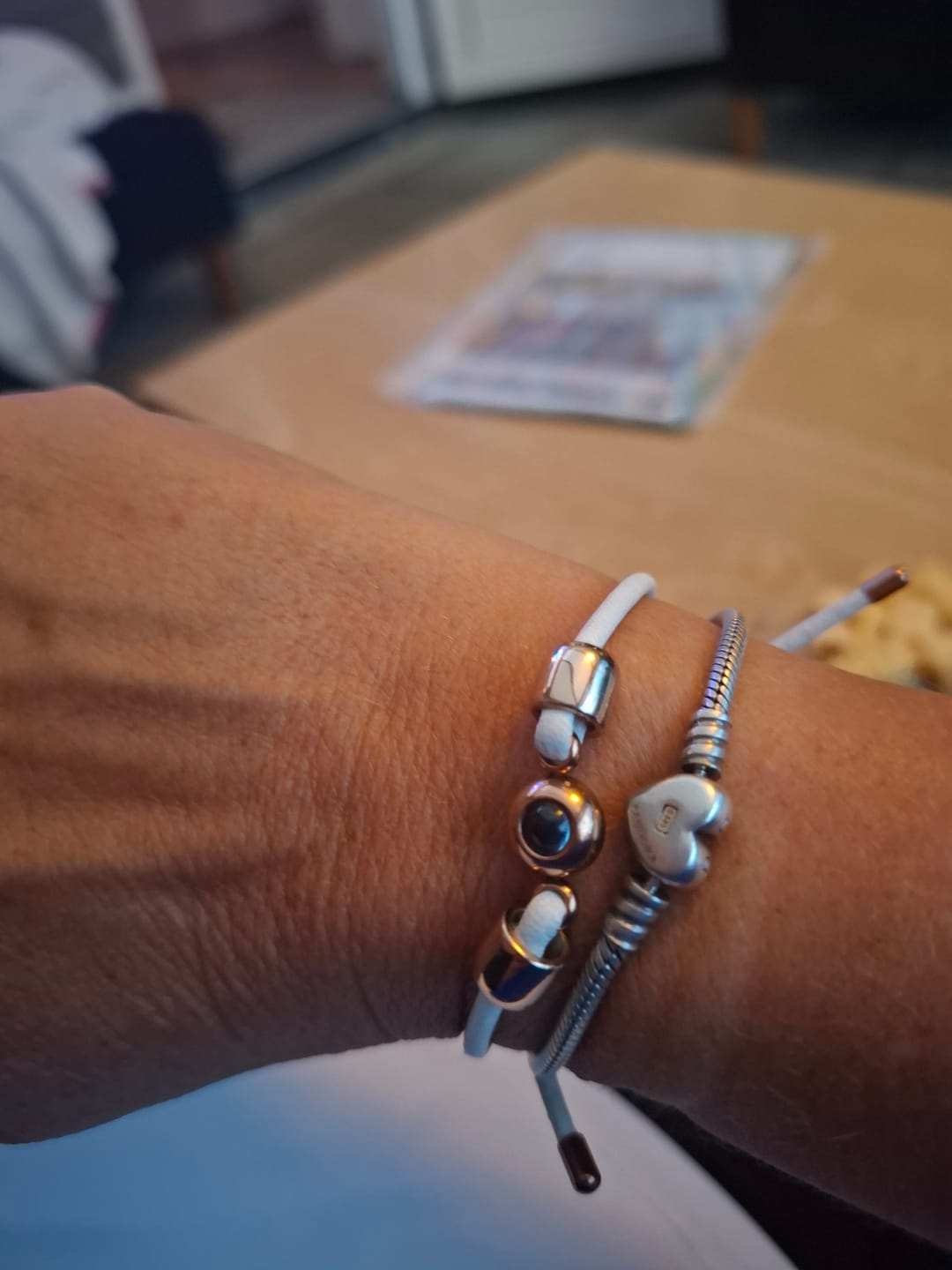 Customer photo review of Gepersonaliseerde leren armband met foto