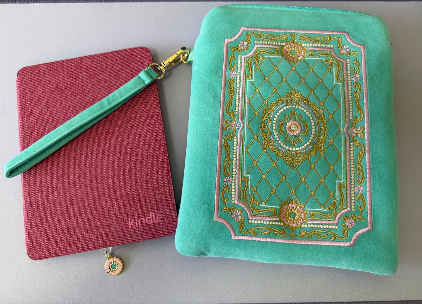 Customer photo review of Antoinette eReader Sleeve