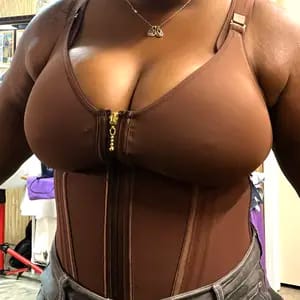 Customer photo review of Hourglass Sculpting Workout Vest | Zip & Adjustable Hooks