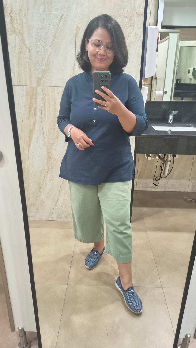 Customer photo review of Women Navy Blue Airy Linen Short Kurta