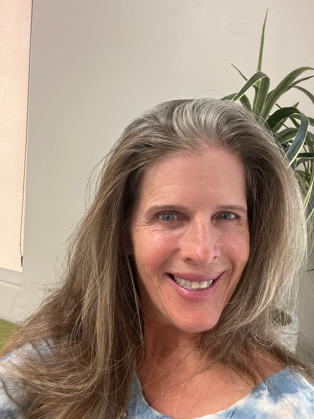 Customer photo review of Purple Shampoo Bar with Biotin – Blonde & Gray | VIORI