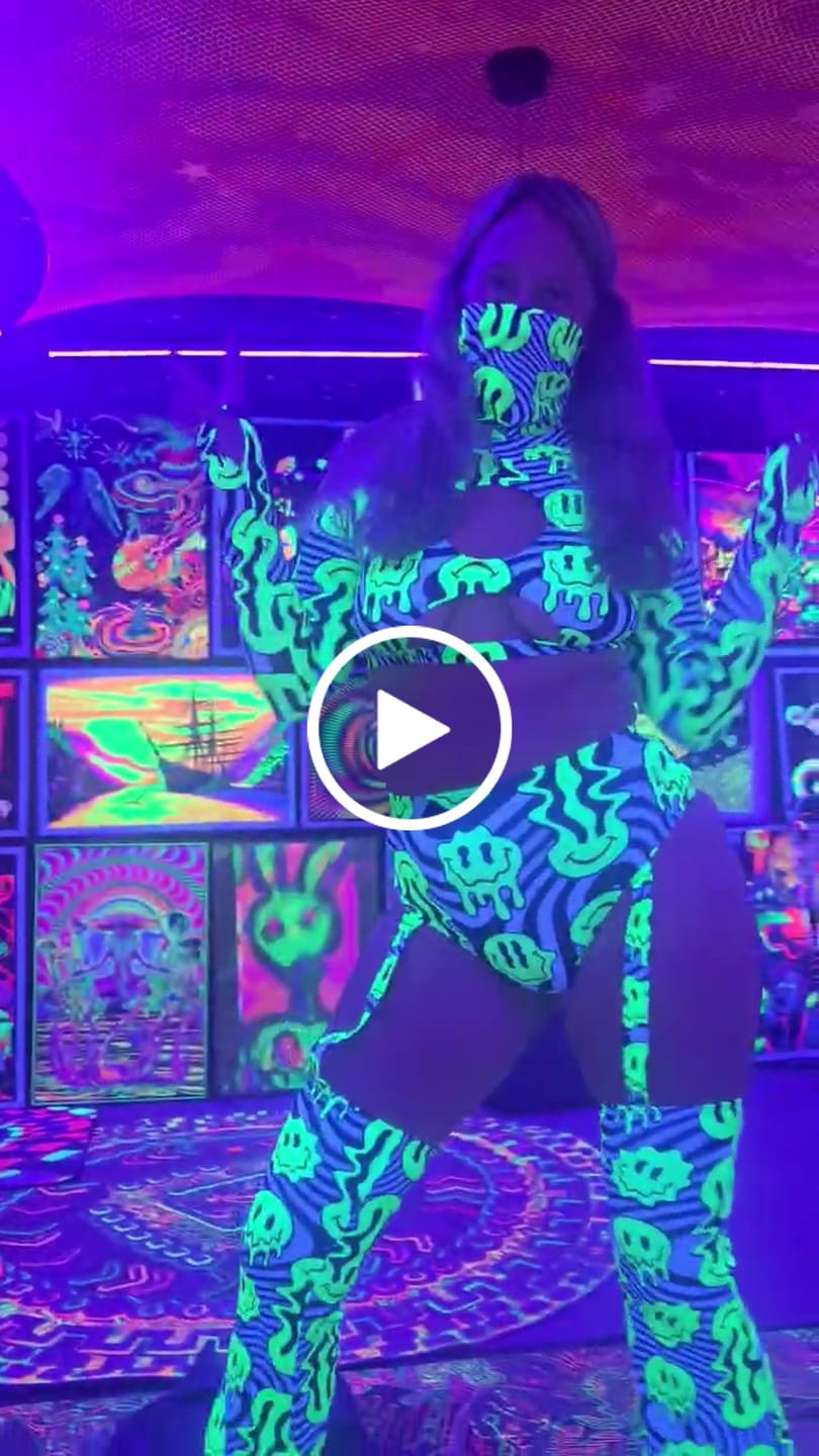Customer video review of Very Funny Cold Shoulder Set