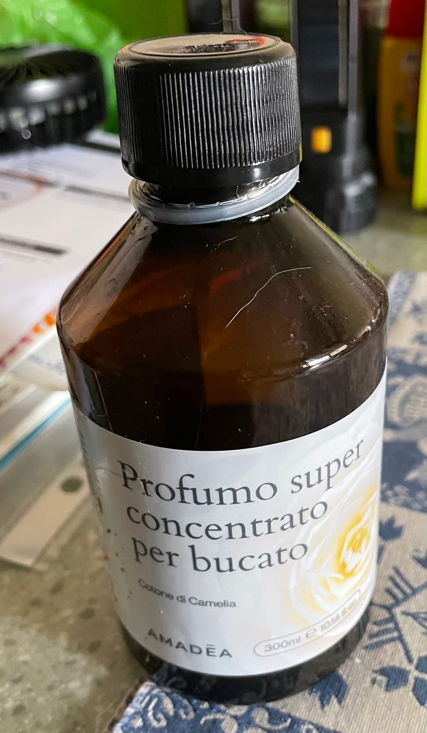 Customer photo review of Profumo Super Concentrato per Bucato Cotone di Camelia