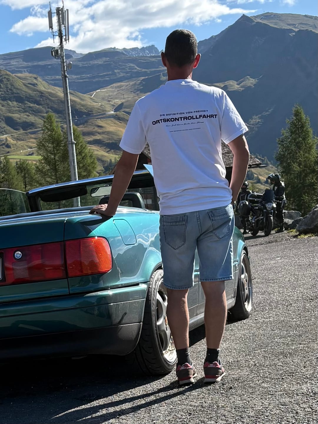 Customer photo review of ORTSKONTROLLFAHRT Backprint Premium T-Shirt