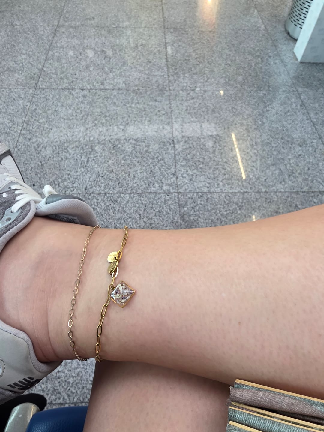 Customer photo review of Doğum Çiçeği Halhal