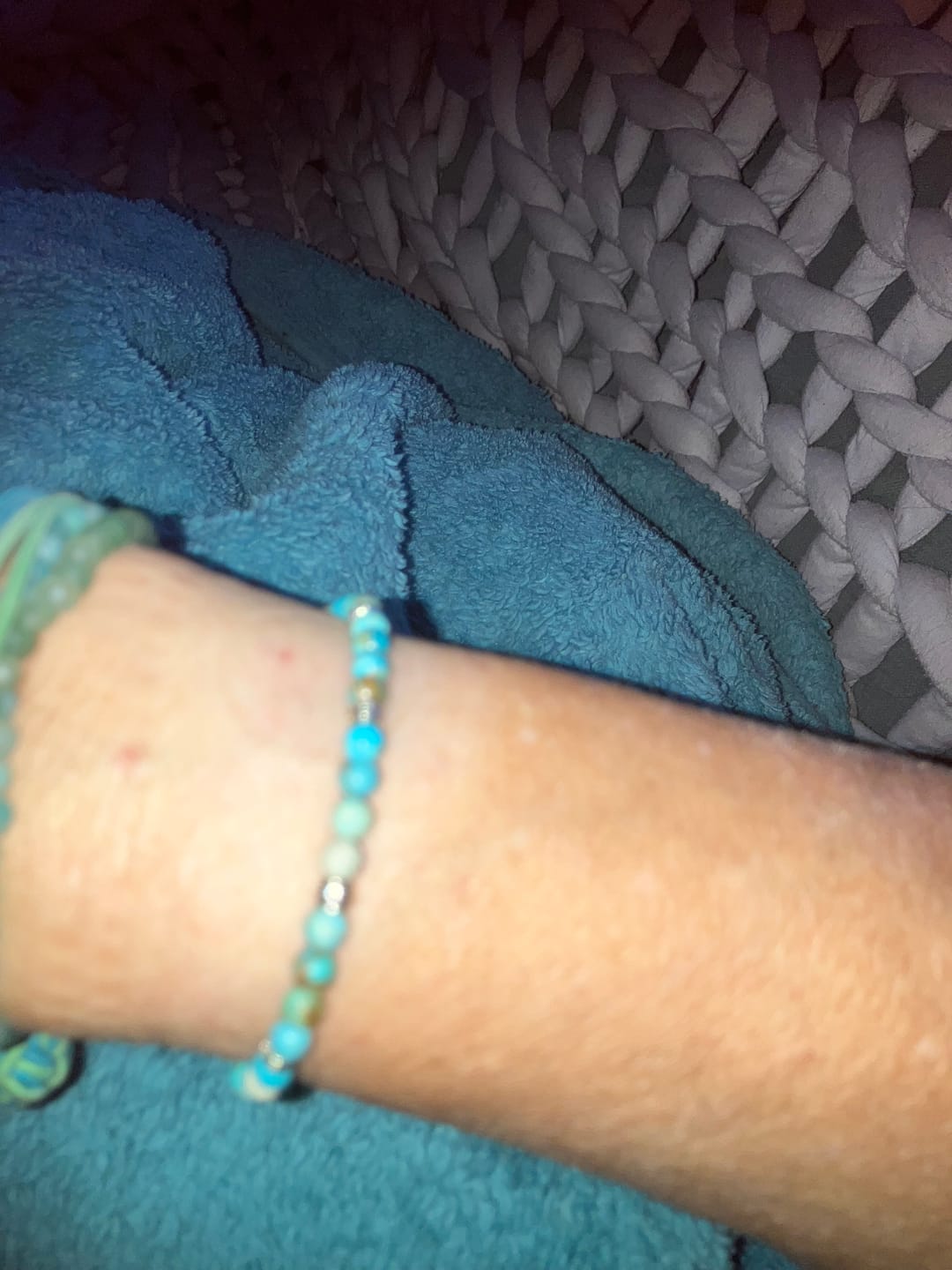Customer photo review of Tibetisches Energie Armband - Blauer Jaspis