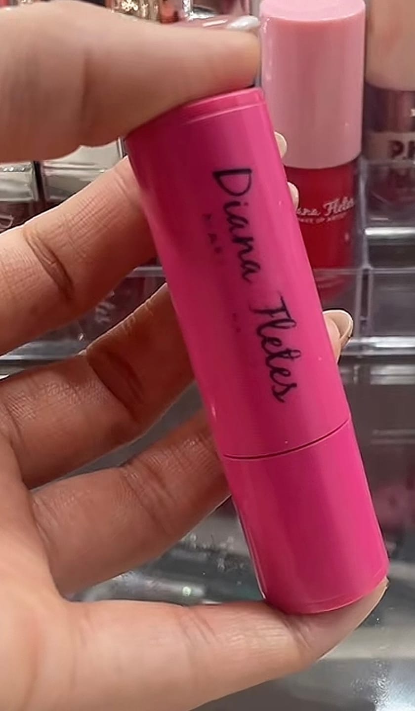 Customer photo review of Labial Barra Pink