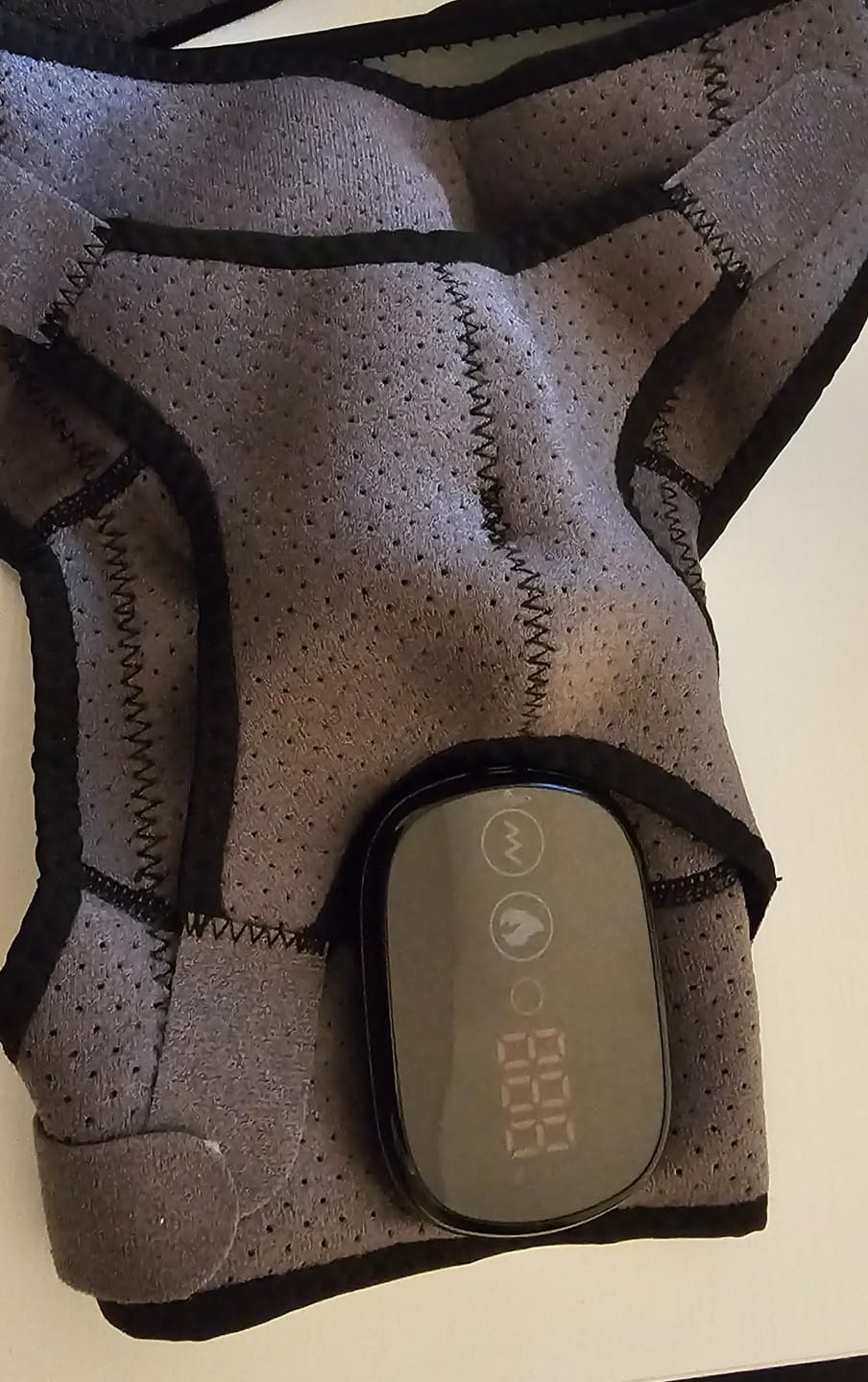 Customer photo review of Wisemed Shoulder Massager