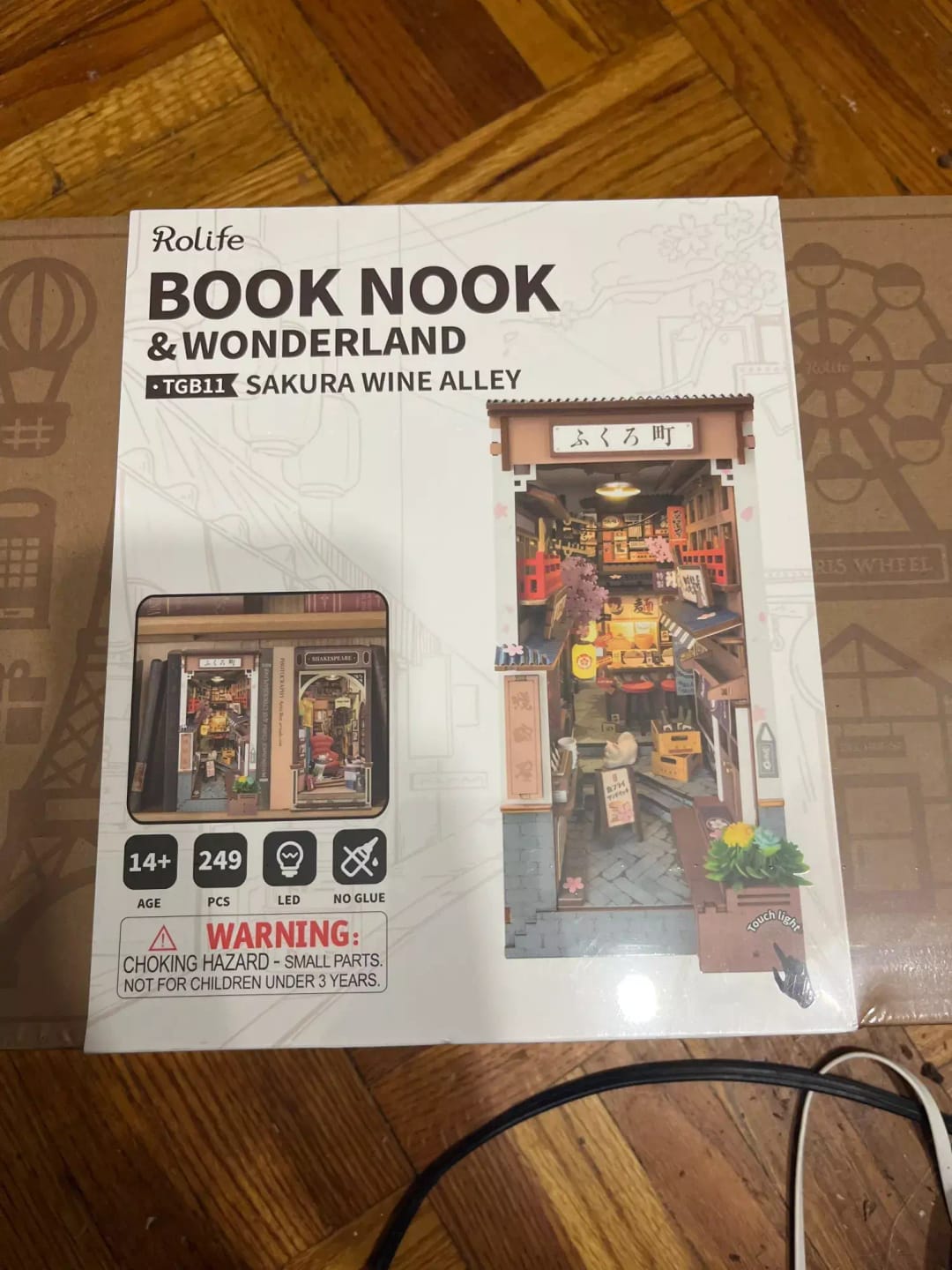Customer photo review of Rolife Arcade Dating DIY Book Nook Shelf Insert Kit