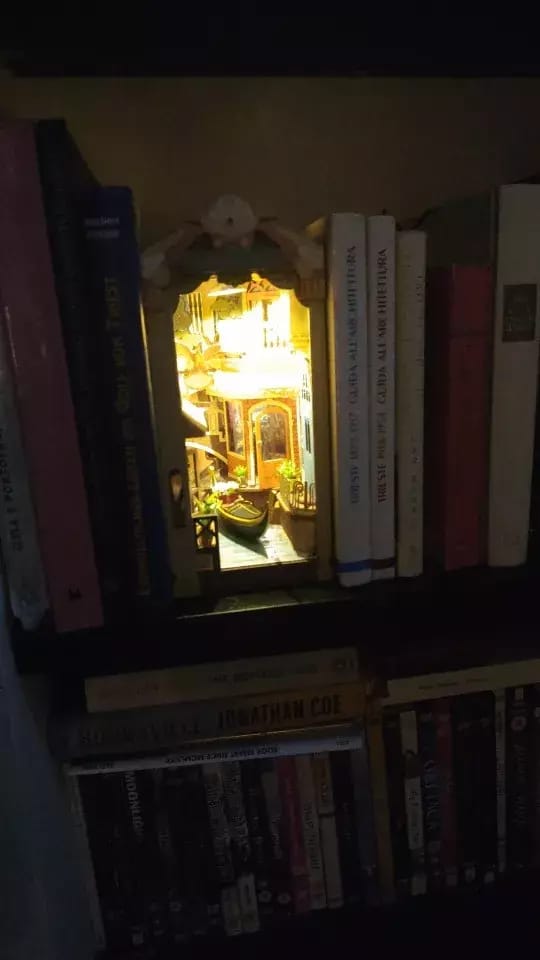 Customer photo review of Rolife Floral Corner DIY Book Nook Shelf Insert Kit