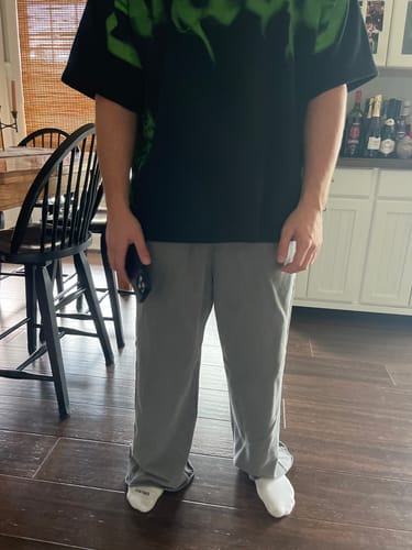 Customer photo review of Gunmetal Gray Heavyweight Sweatpants