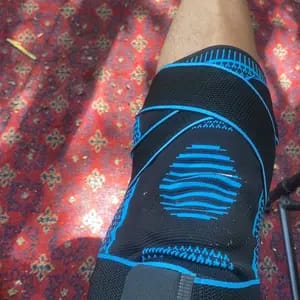 Customer photo review of Supporto Compressivo per Ginocchia con Doppio Bracciale Sportivo