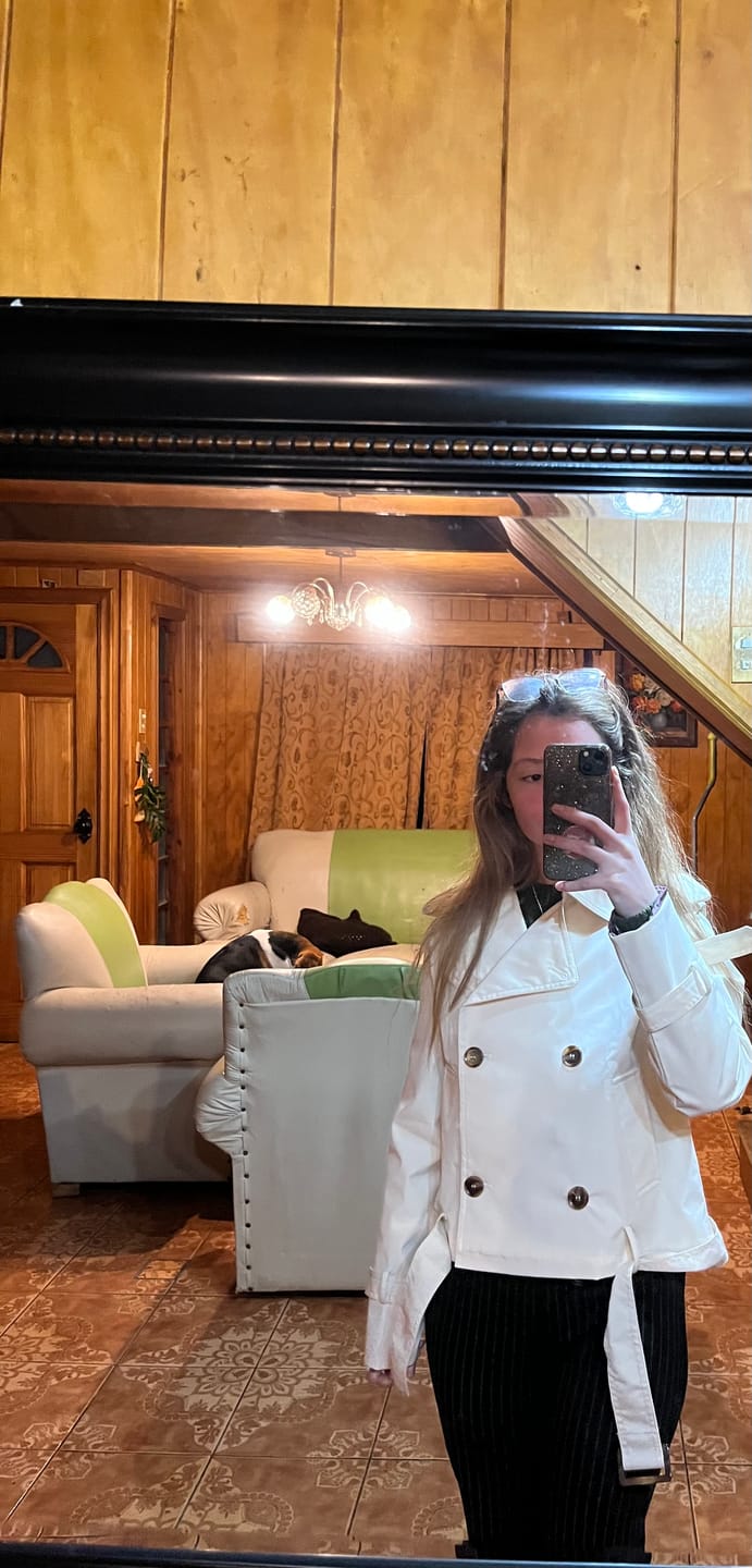 Customer photo review of Trench Corto Ecru