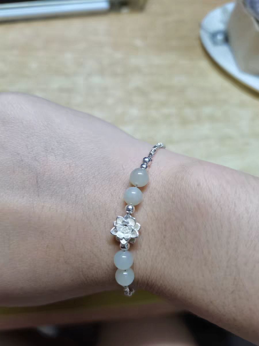 Customer photo review of Hehua Hetian Jade Bracelet