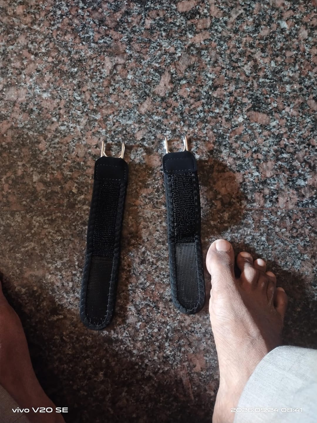 Customer photo review of Buckle Less Belt (Pack of 2)