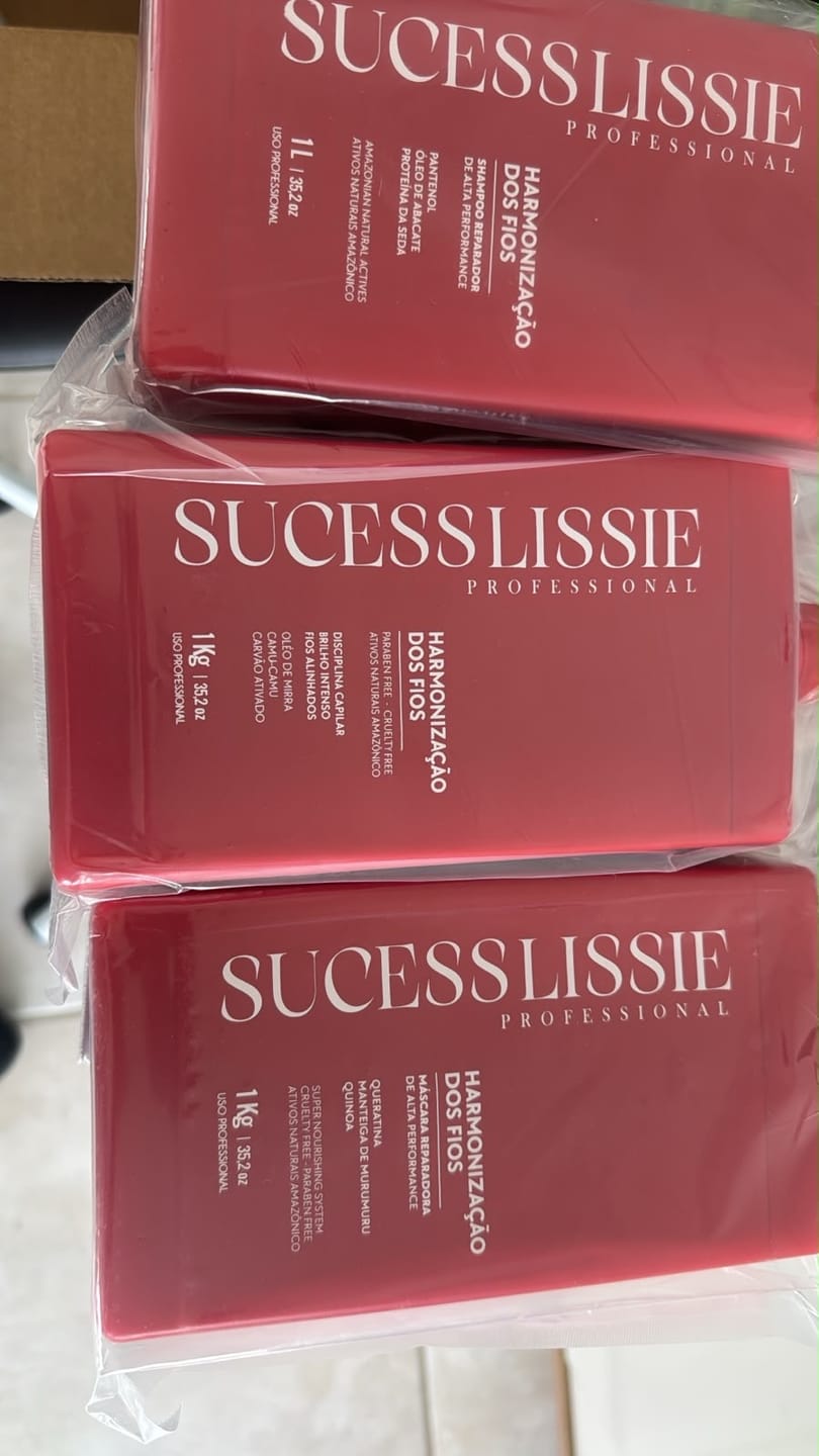 Customer photo review of Kit Completo Harmonização dos Fios  Progressiva Sem Formol + Shampoo + Máscara 3x1kg – ( Envio imediato)