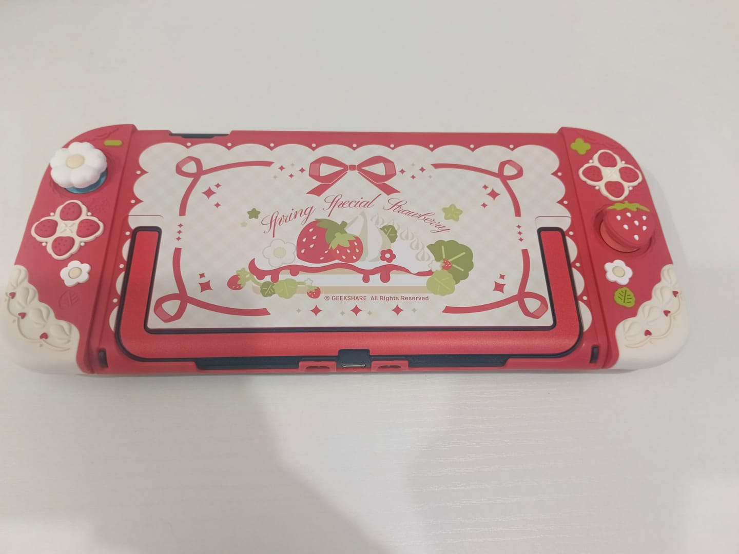 Customer photo review of GeekShare Cream Strawberry Series Protective Case for Switch 2