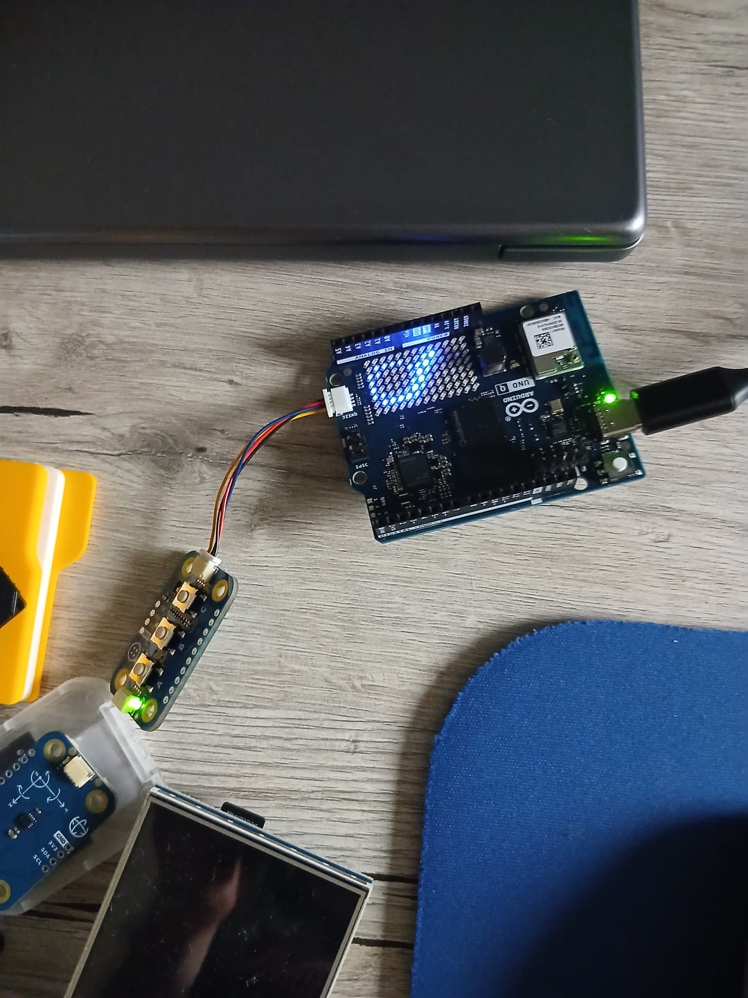 Customer photo review of Arduino® UNO™ Q Arcade bundle