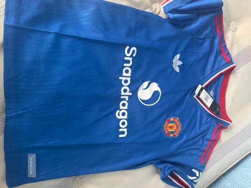 Customer photo review of Manchester United “Blue Trinity” Special Kit