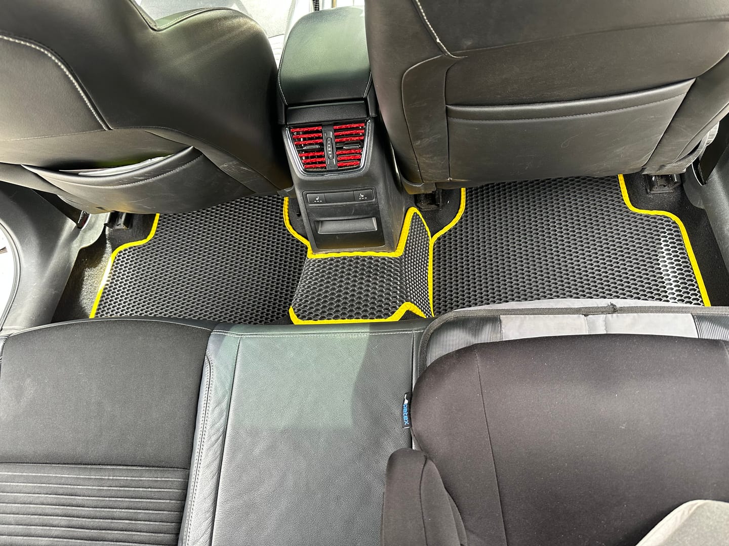 Customer photo review of Auto Fußmatten nach Maß - Vorne