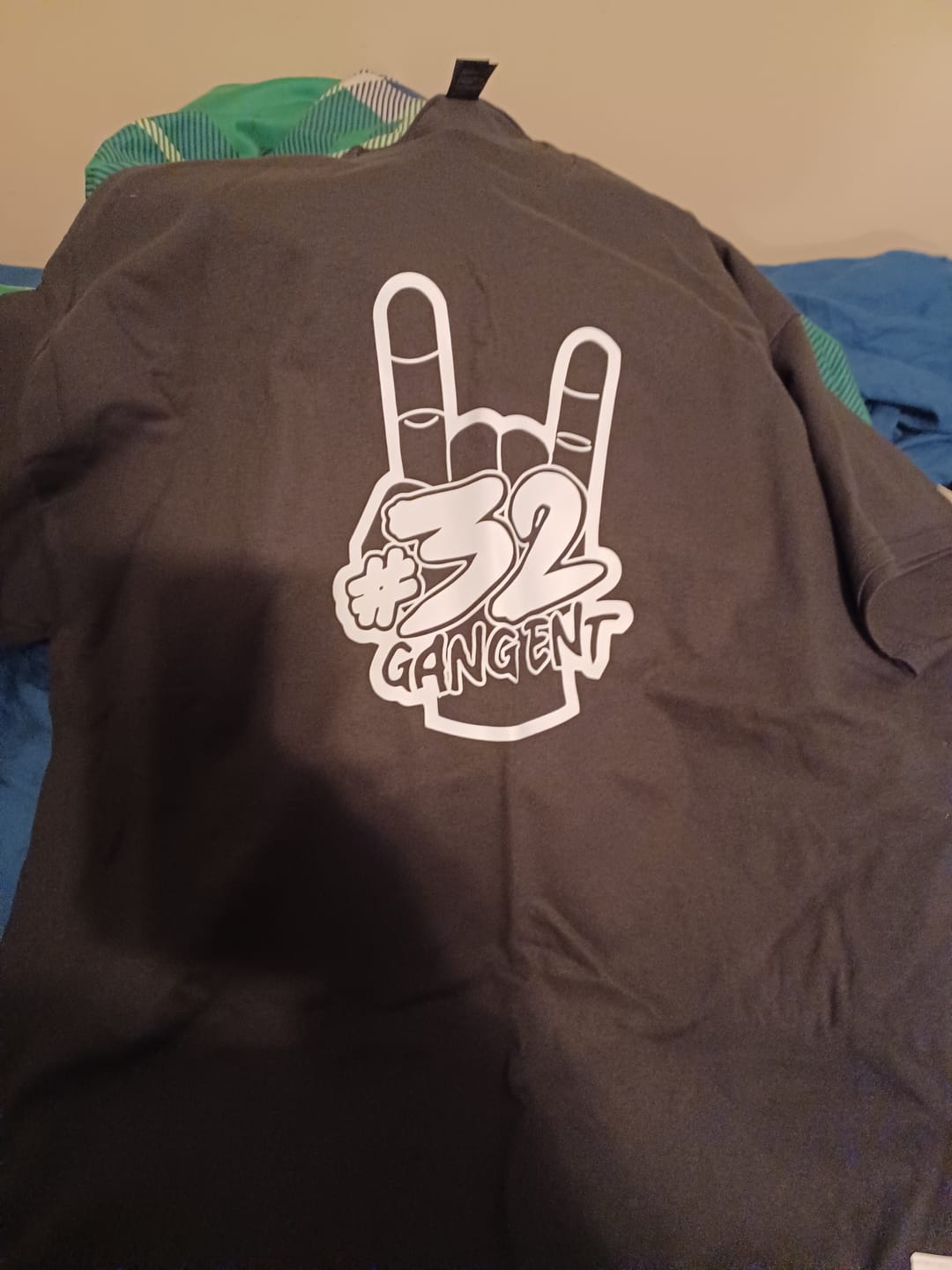 Customer photo review of 32 GANG BUDGET TEE