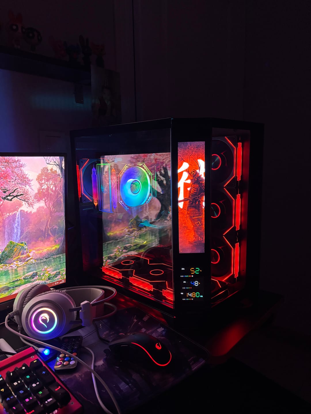 Customer photo review of NOVA V2 9.16'' Lcd Ekranlı Hub+Kumanda Beyaz 7x12cm ARGB Pwm Fan Gaming Oyuncu Kasası