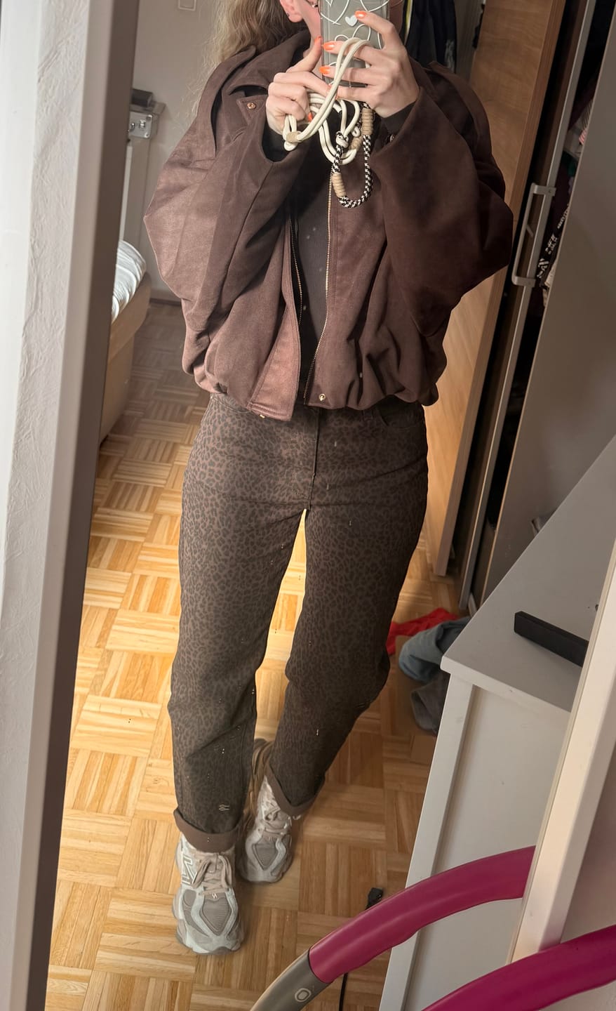 Customer photo review of MOM JEANS Leo Braun