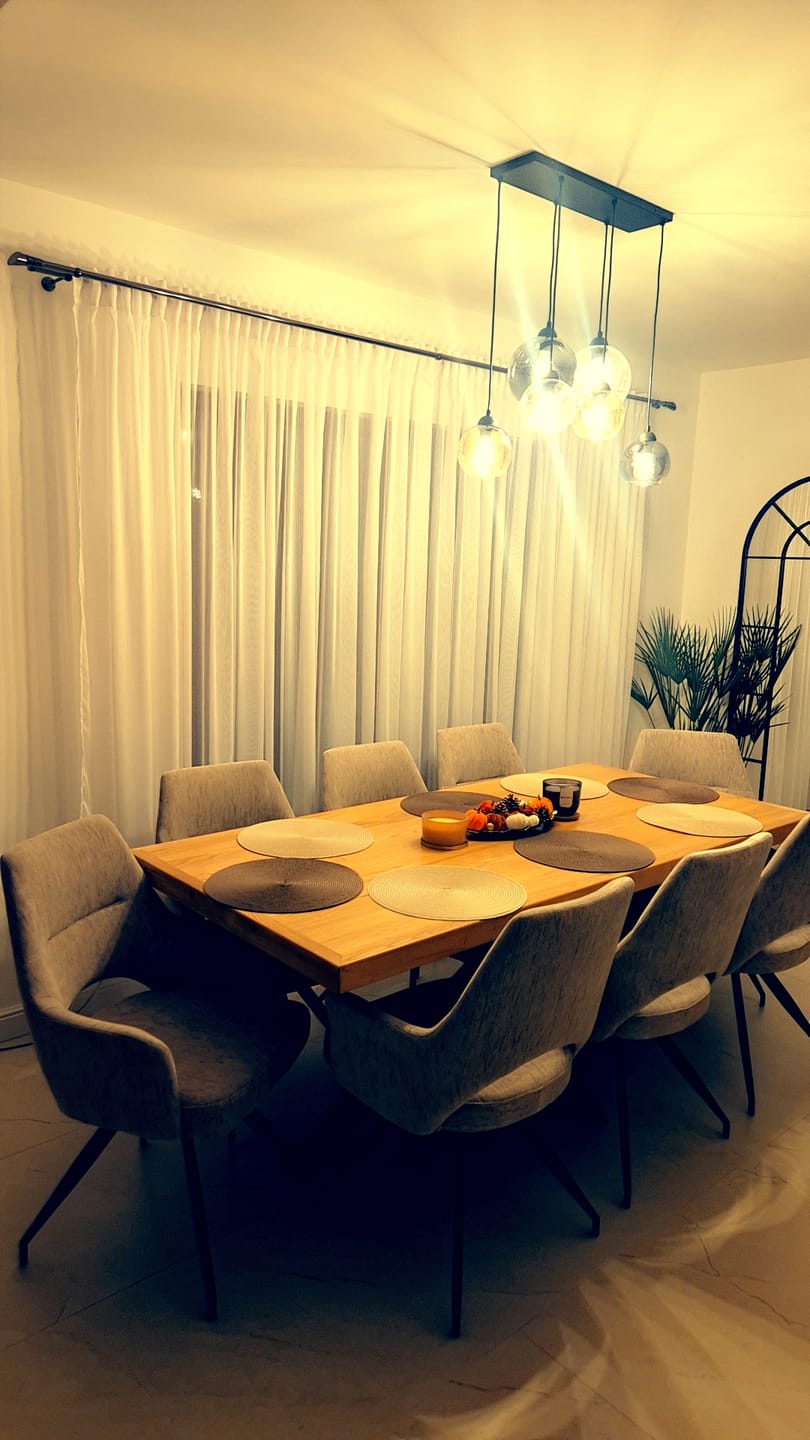 Customer photo review of Scaun rotativ K542, bej/negru, stofa clasica/metal, 58x64x88 cm