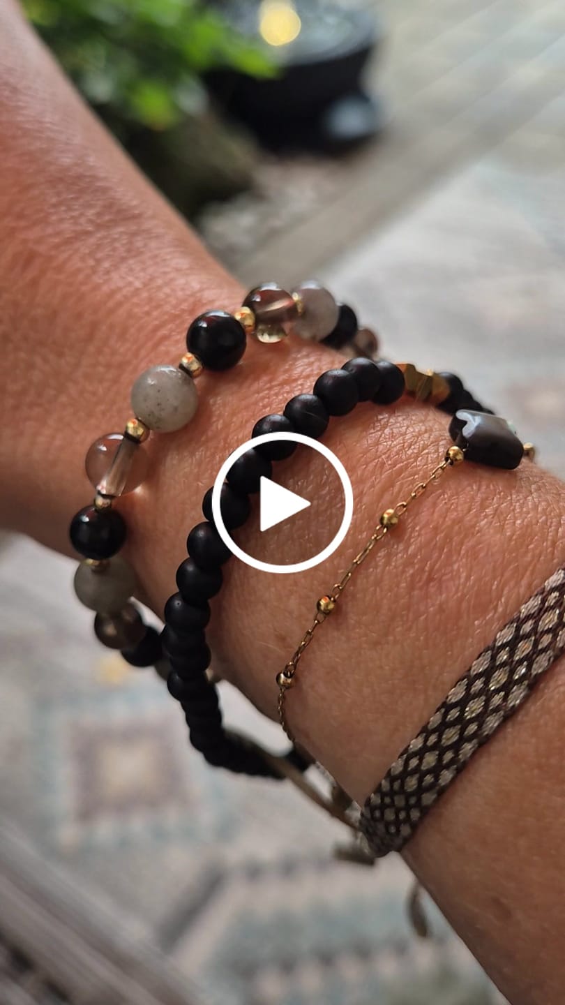 Customer video review of Obsidian Armband