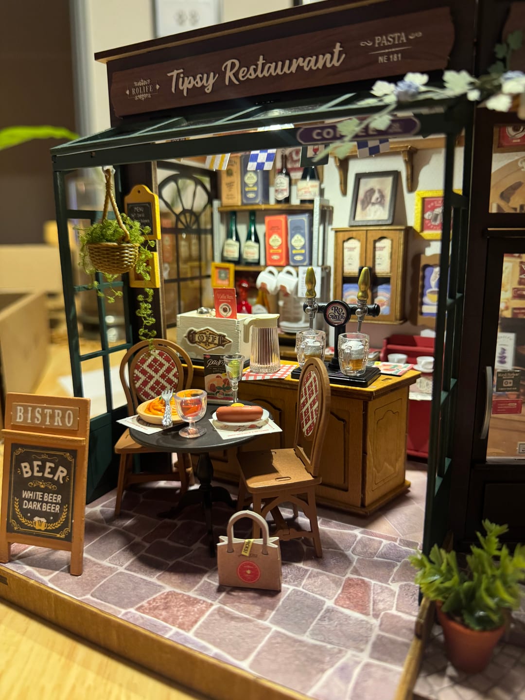 Customer photo review of Tipsy Restaurant - Maqueta a Escala - Rolife