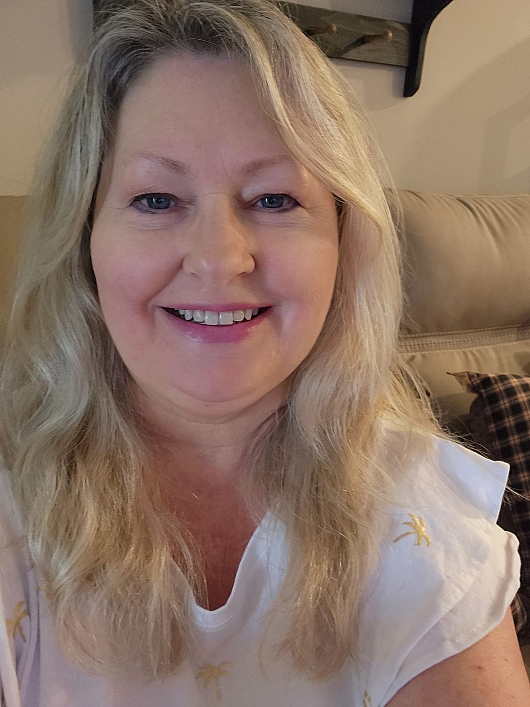 Customer photo review of Hydrakiss Lipstick