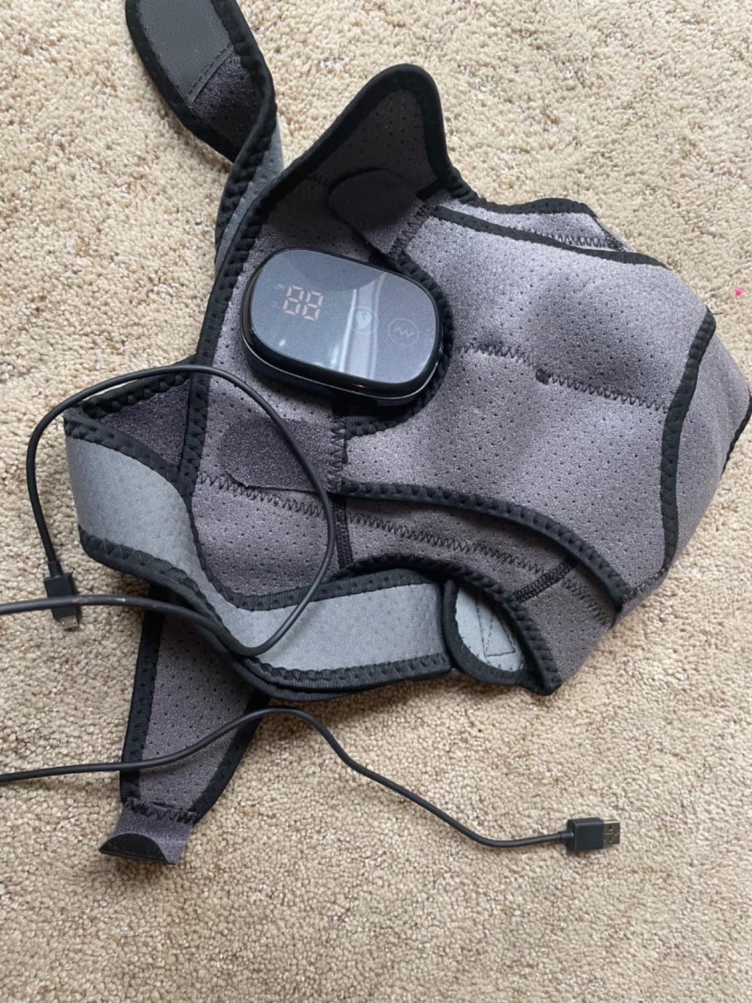 Customer photo review of Wisemed Shoulder Massager
