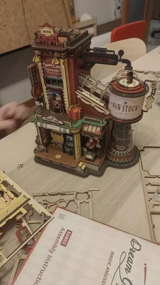Customer photo review of ROKR Christmas Dream Gift Factory Wooden Music Box