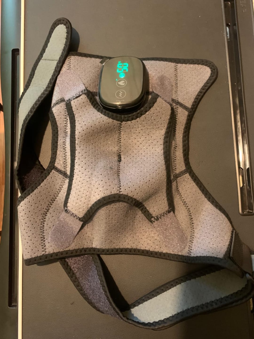 Customer photo review of Wisemed Shoulder Massager