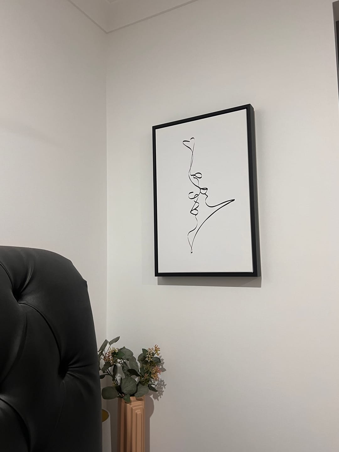Customer photo review of Kiss, Line Art