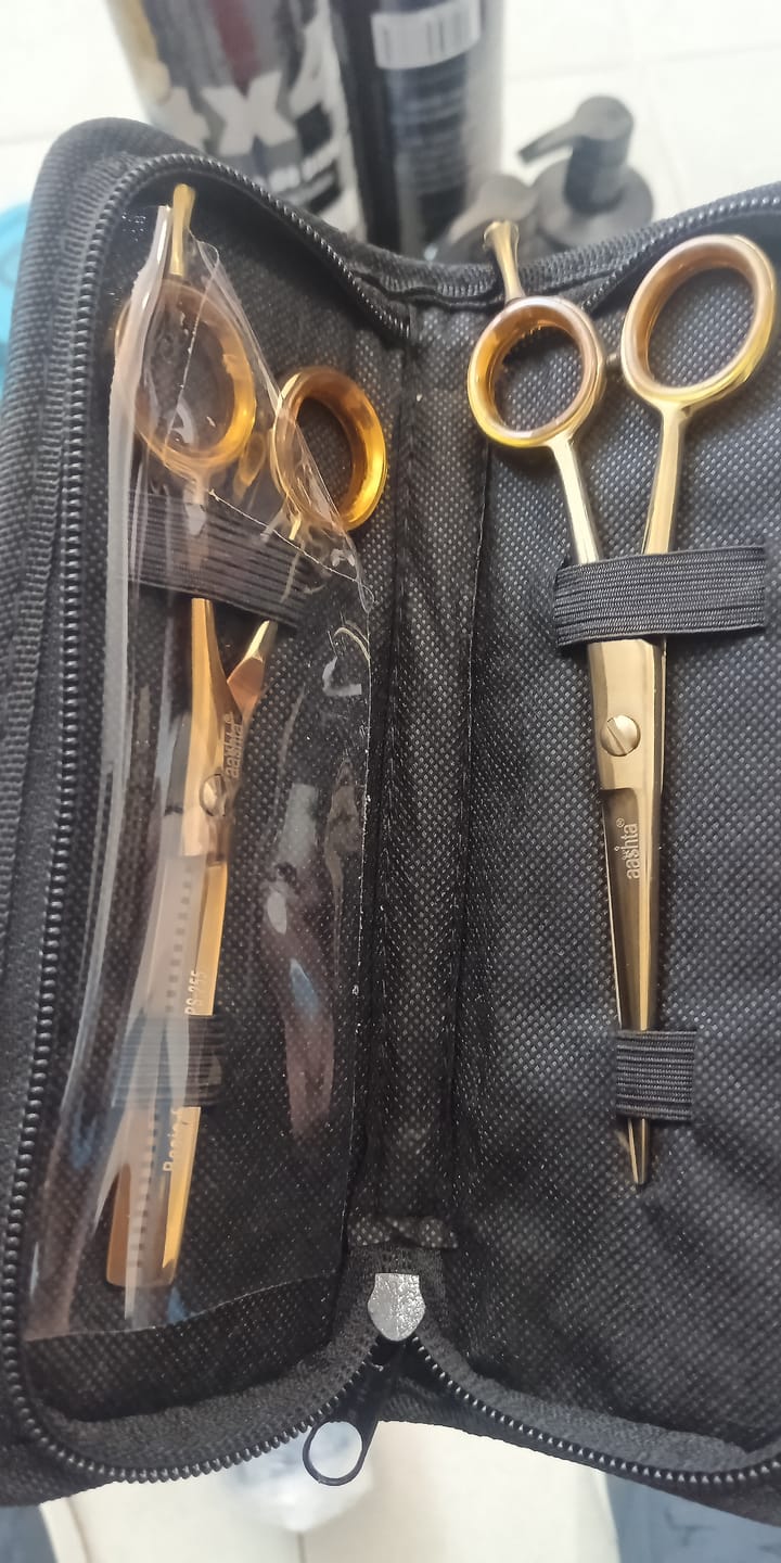 Customer photo review of Aashta - Tijeras Profesionales acero inoxidable 5´5 pulgadas