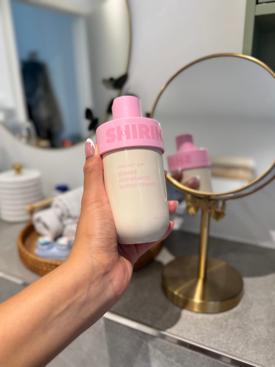 Customer photo review of Shower Gel Glazed Strawberry Butter Cream