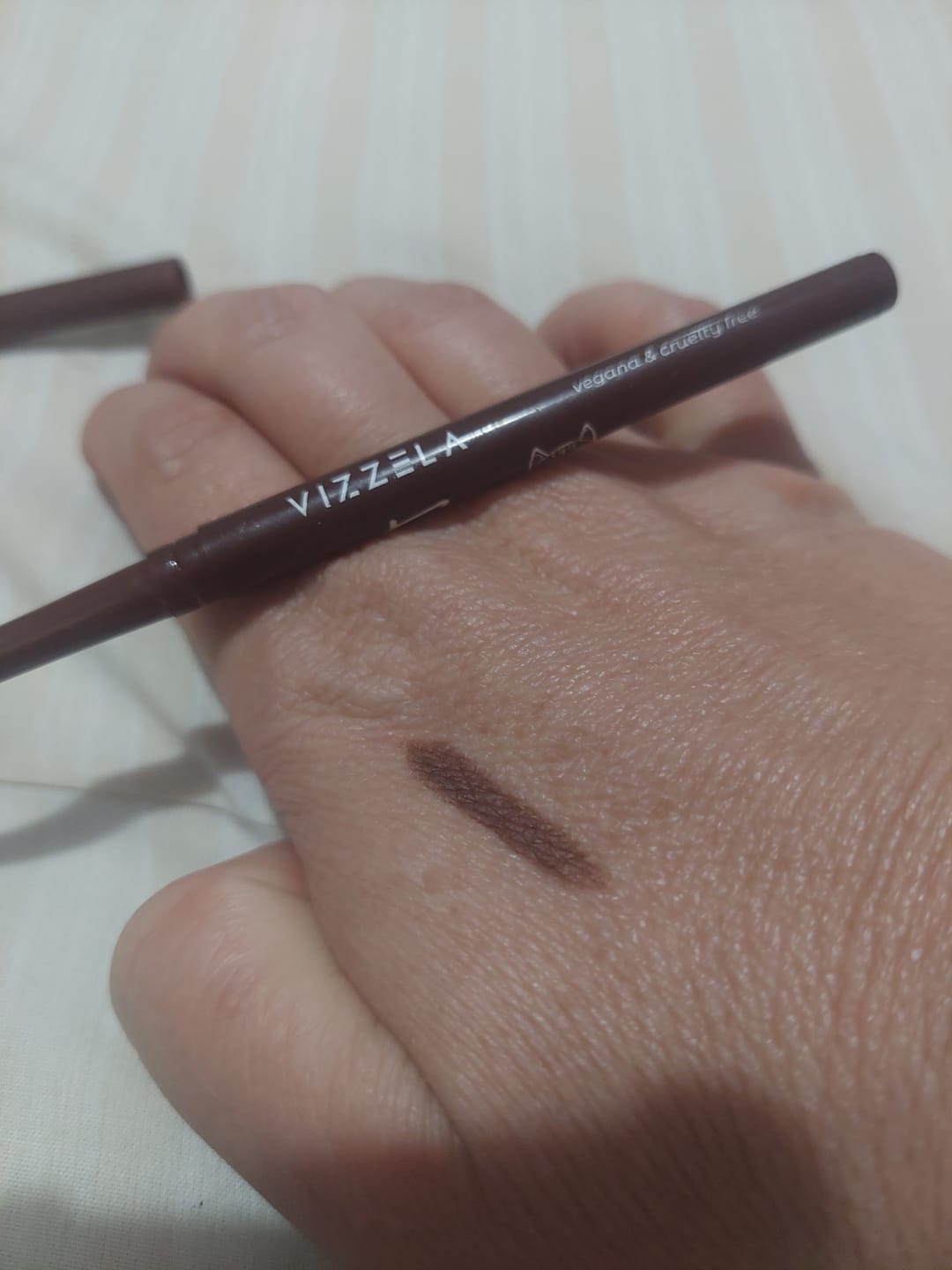 Customer photo review of Lapiseira Para Olhos Marrom – Cat Lovers – Vizzela