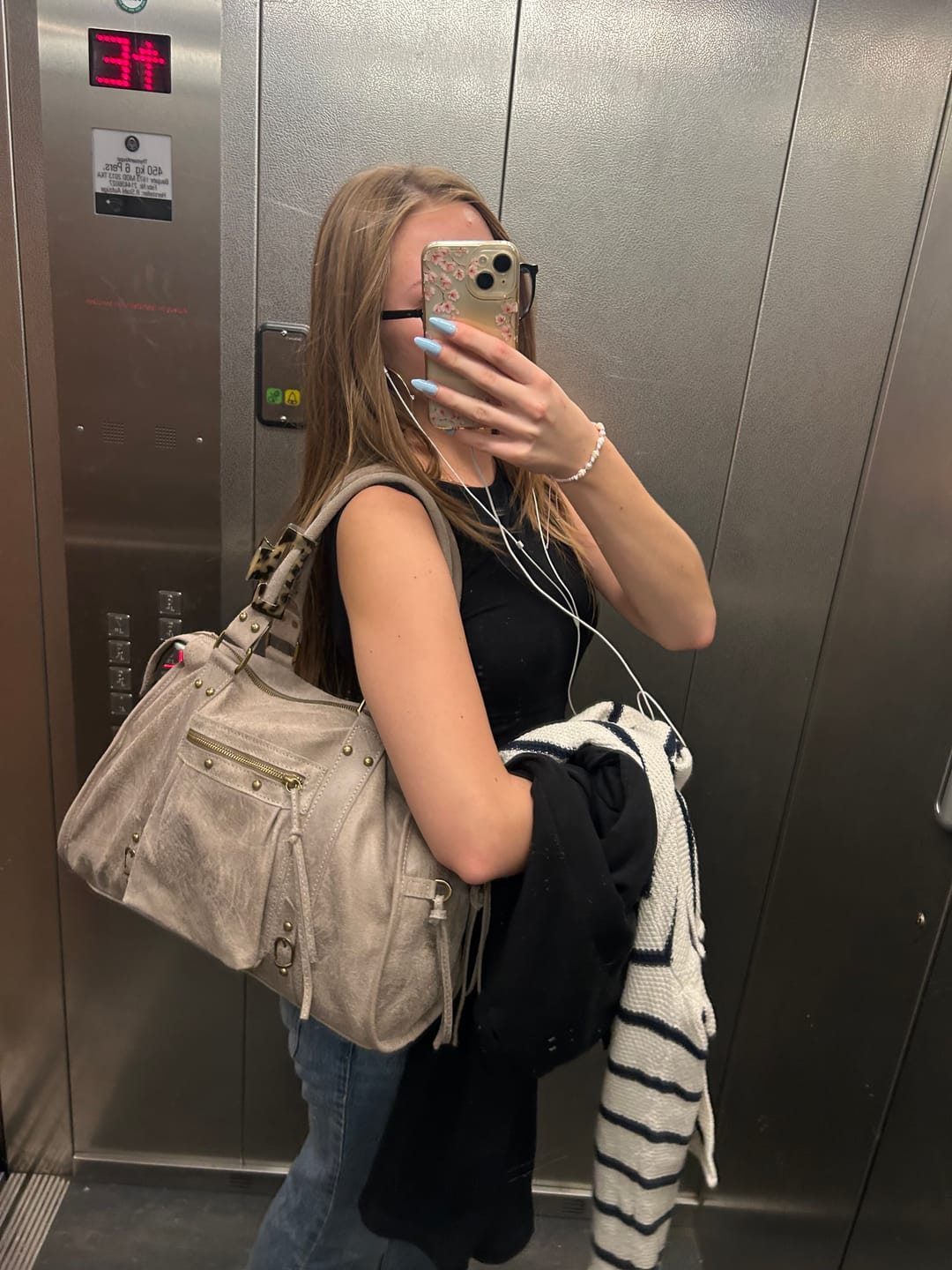 Customer photo review of It girl bag taupe