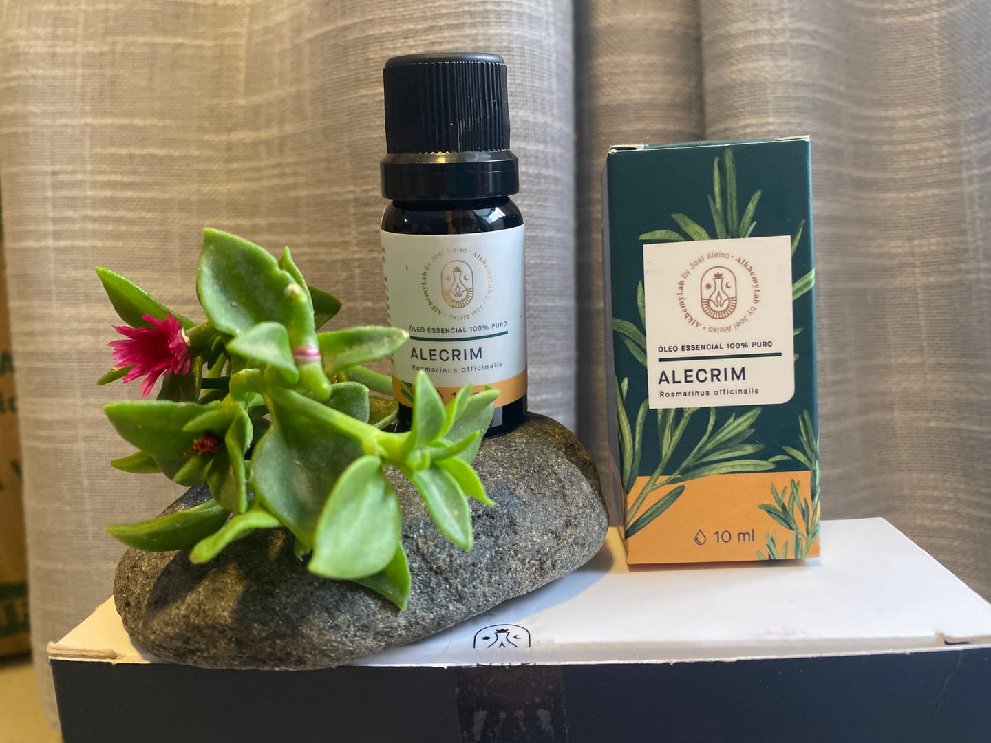 Customer photo review of Óleo Essencial de Alecrim 10ml