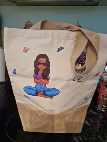 Kunden-Prio+ Tasche mit personalisiertem Cartoon-Mädchen und Schmetterlingsdruck.