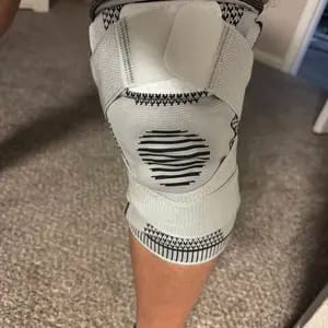 Customer photo review of Supporto Compressivo per Ginocchia con Doppio Bracciale Sportivo