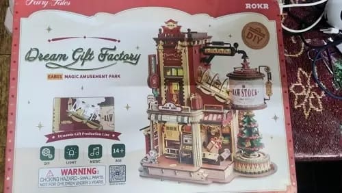 Customer photo review of ROKR Christmas Dream Gift Factory Wooden Music Box