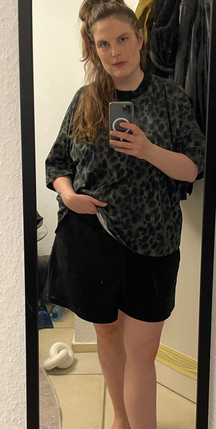 Customer photo review of Sammy | Oversized Sweatshirt kurzarm | individualisierbar