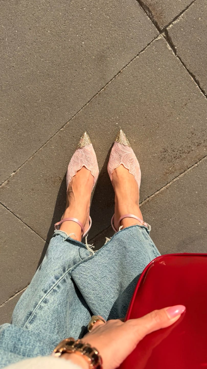 Customer photo review of L'Escarpin Dentelle — Talon Aiguille Rose Embout Doré