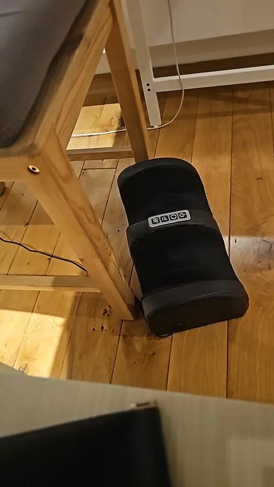 Customer photo review of Electric Shiatsu Foot Massager with Heat