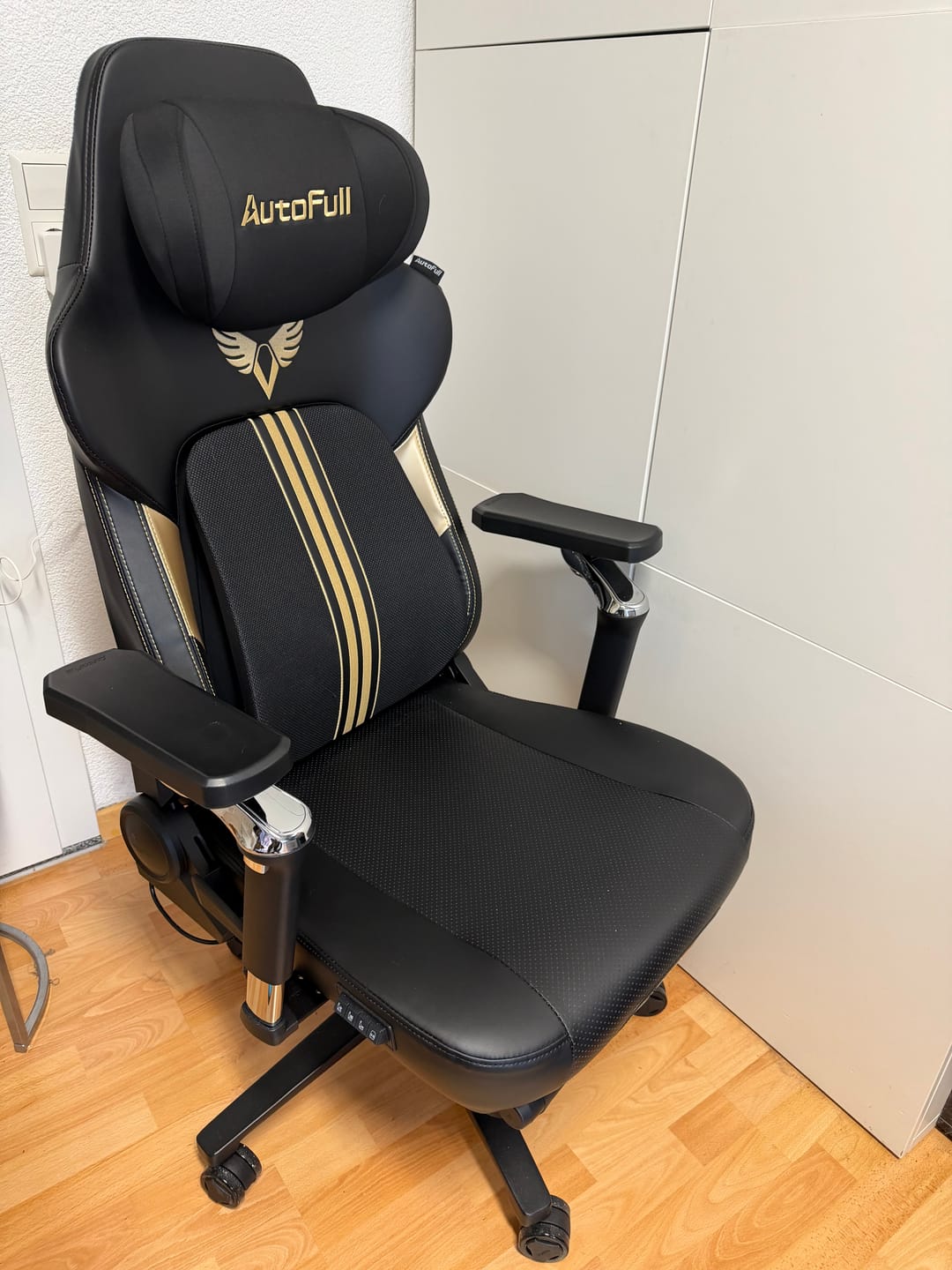 Customer photo review of AutoFull M6 Ultra+ 2.0 Shiatsu Massage Gaming Chair [Official Chair of IEM Cologne Major 2026]